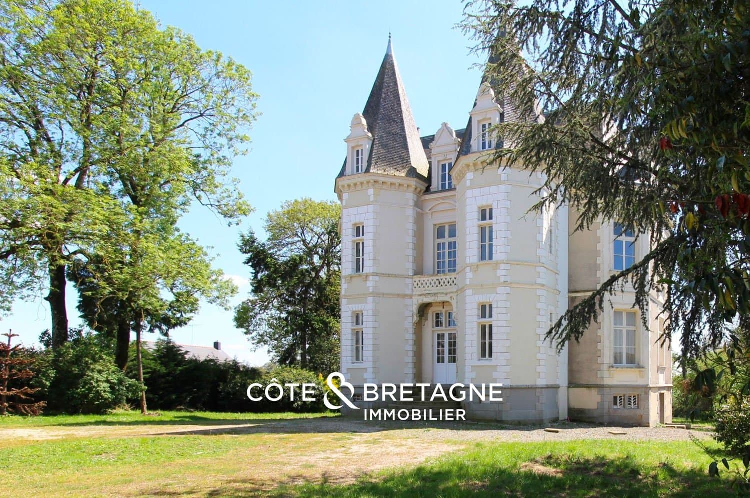 Elegant Neo-Renaissance Château in Brittany with 5 Bedrooms
