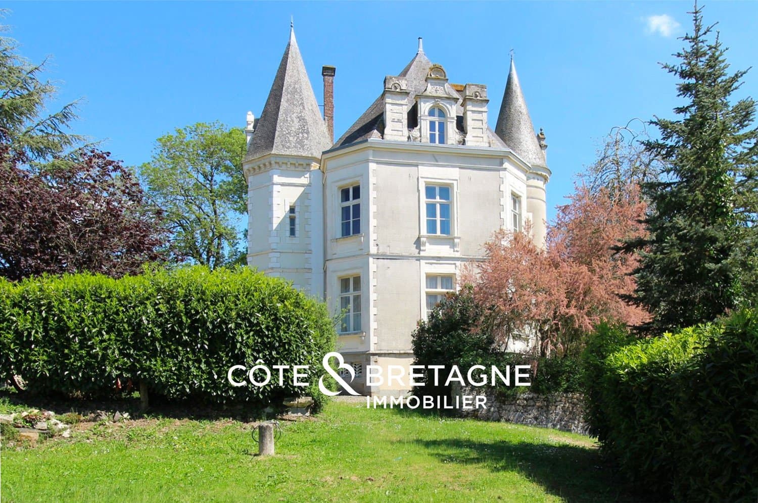 Elegant Neo-Renaissance Château in Brittany with 5 Bedrooms 2