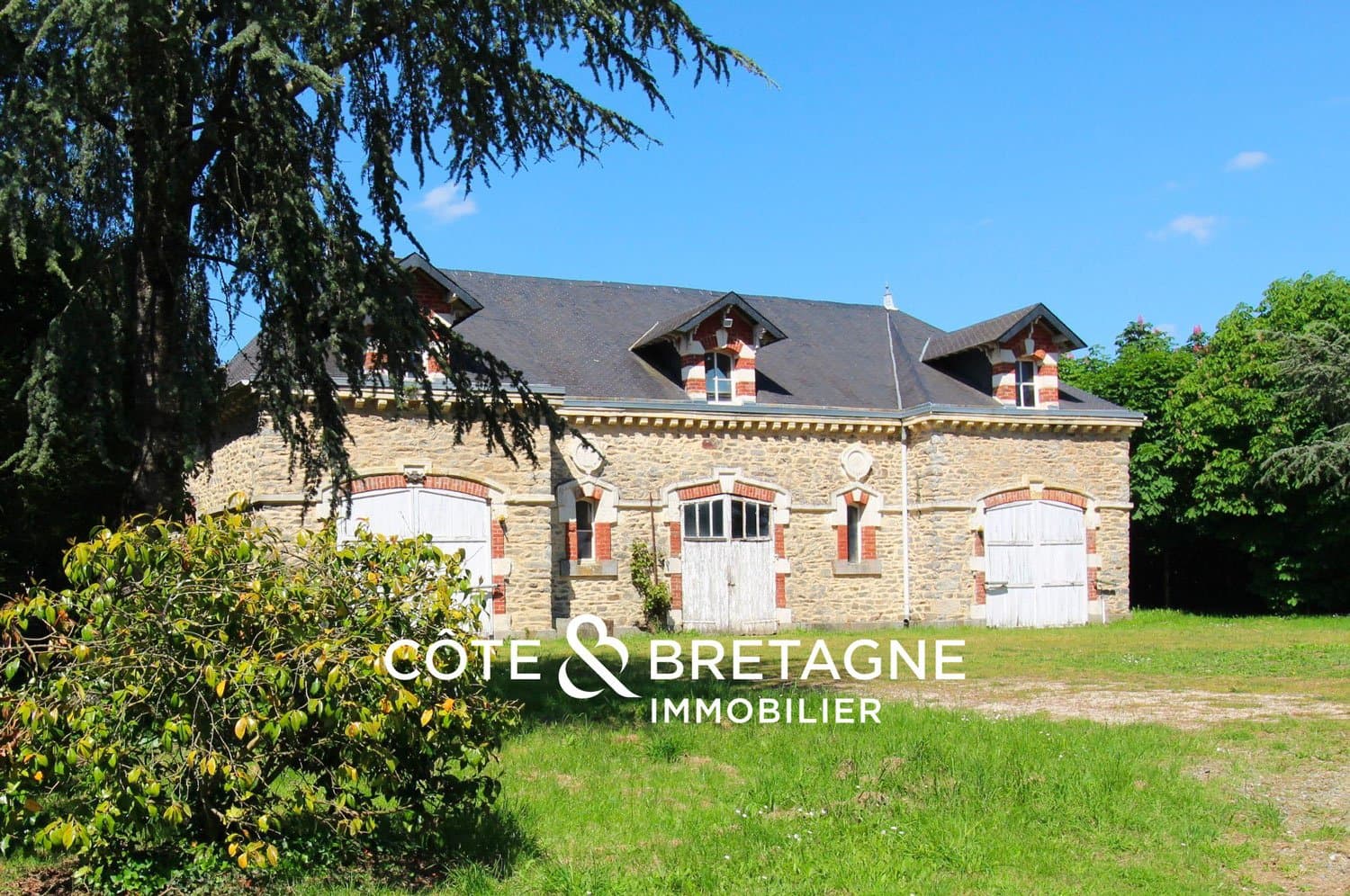 Elegant Neo-Renaissance Château in Brittany with 5 Bedrooms 5