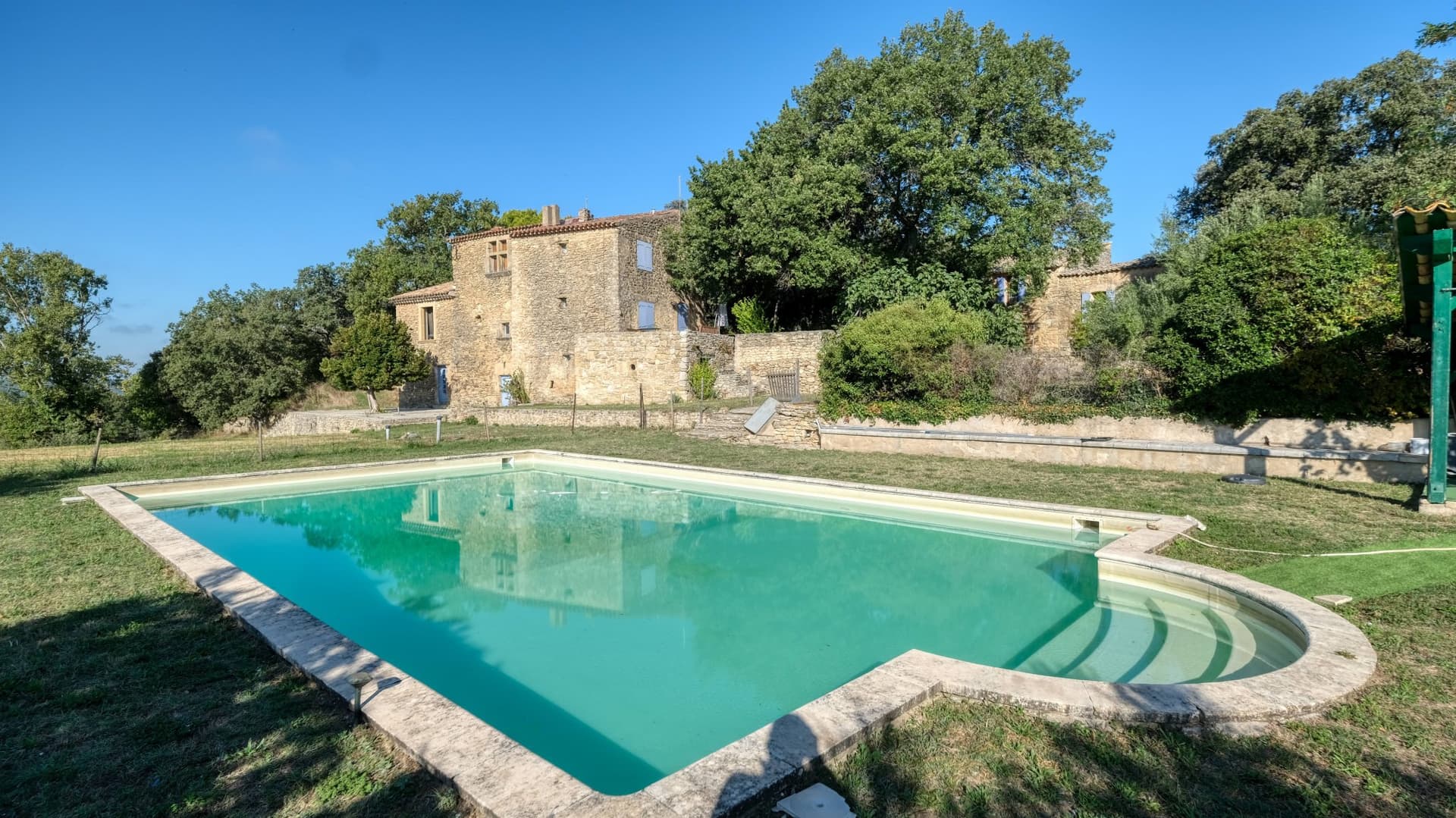Charming Property With Panoramic Views In The Heart Of The Luberon 2