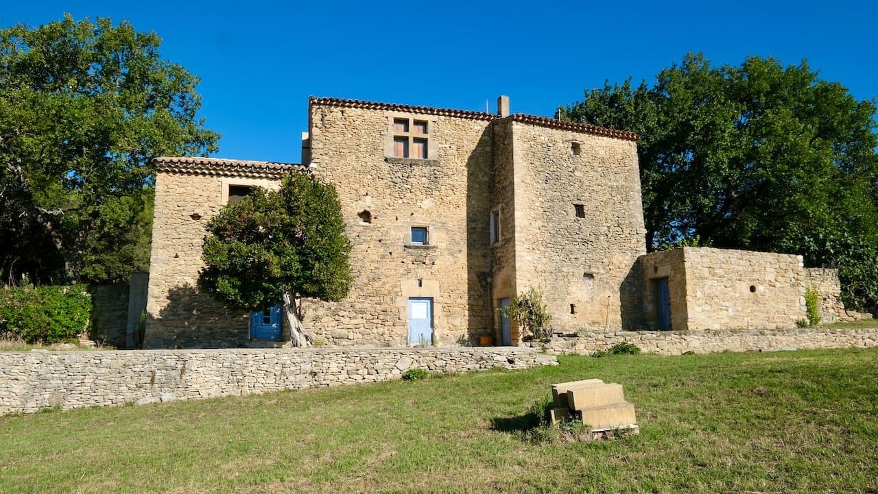 Charming Property With Panoramic Views In The Heart Of The Luberon — in Provence, France