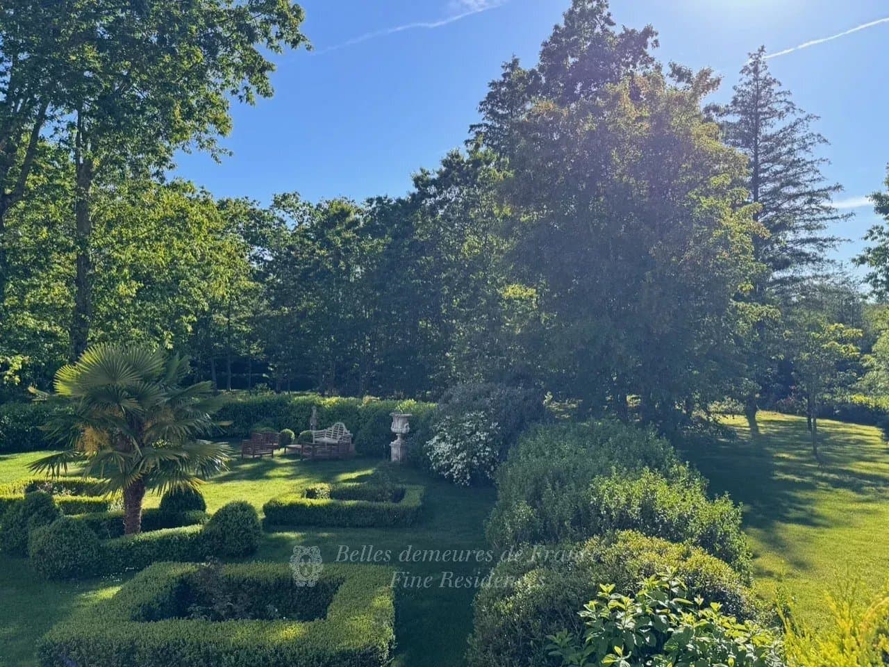 Elegant Château with Heated Saltwater Pool in a 1.65 Hectare Park 5