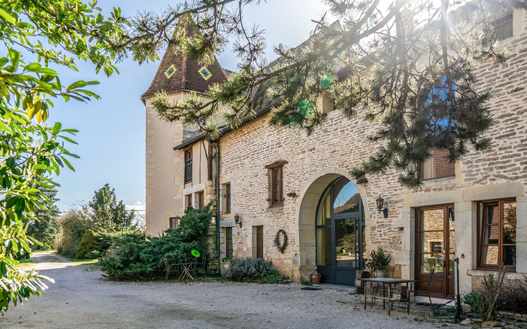 Historic Manor House with Pool and Tennis Court Near Dijon 2