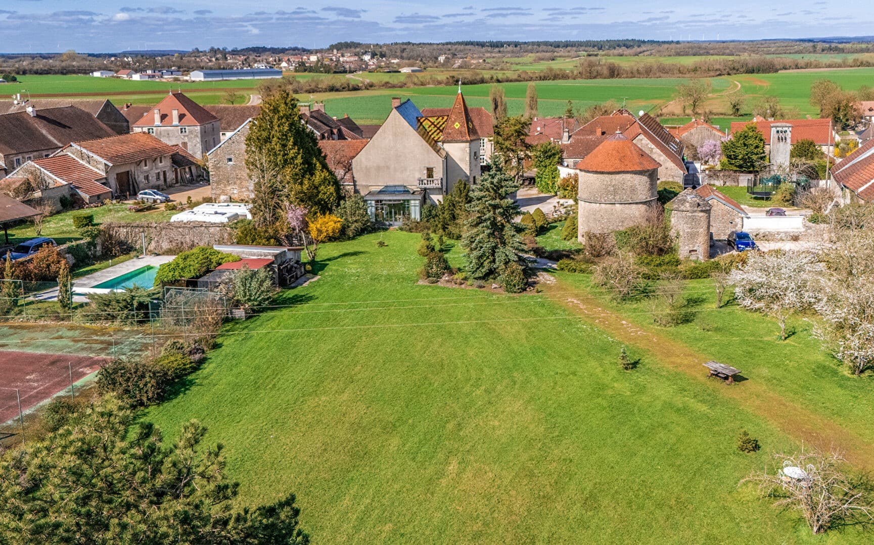 Historic Manor House with Pool and Tennis Court Near Dijon 3