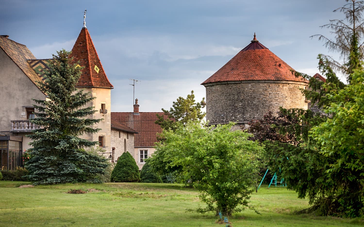 Historic Manor House with Pool and Tennis Court Near Dijon 5