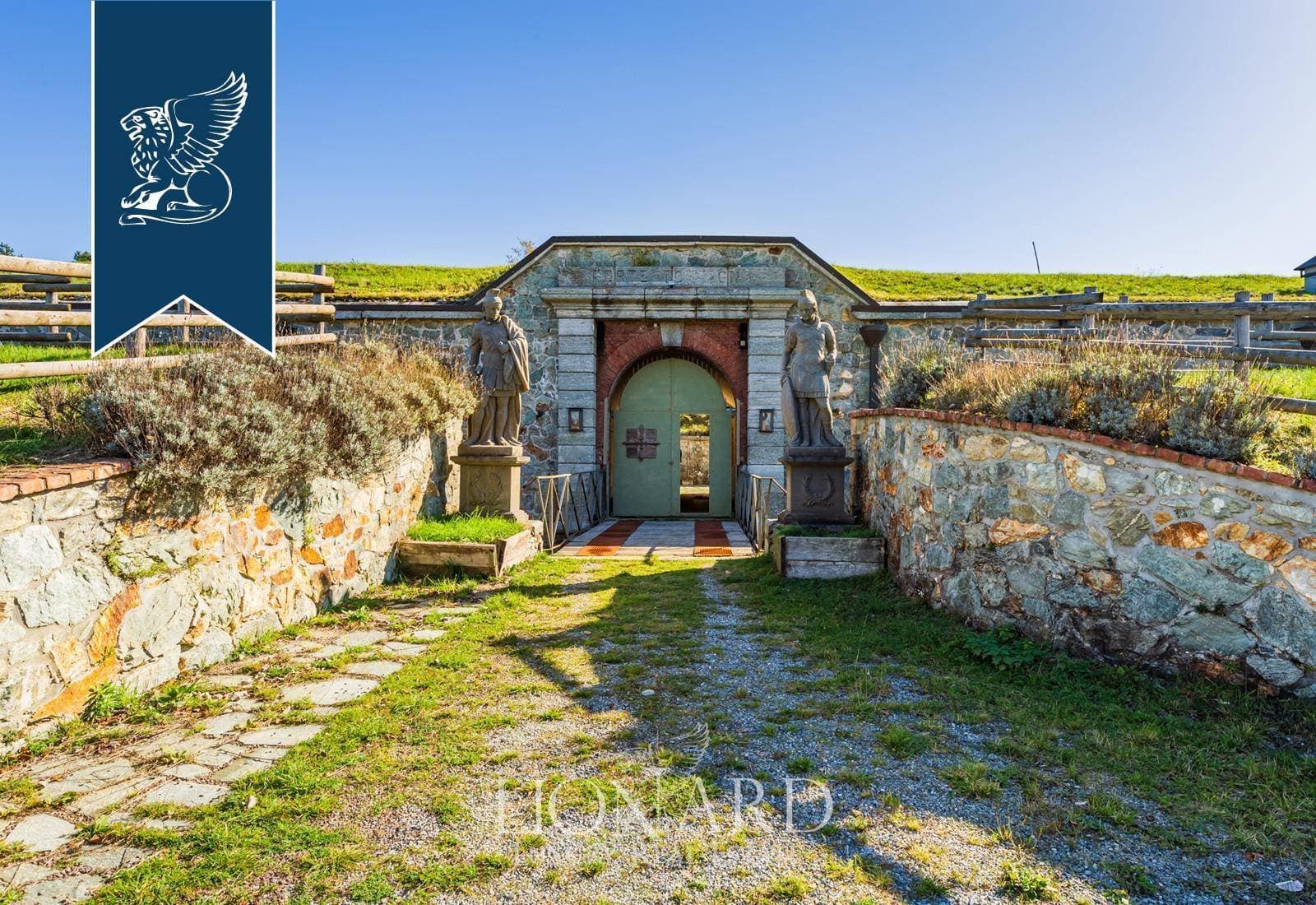 Renovated Historical Fortress With Sea View In The Ligurian Riviera 2