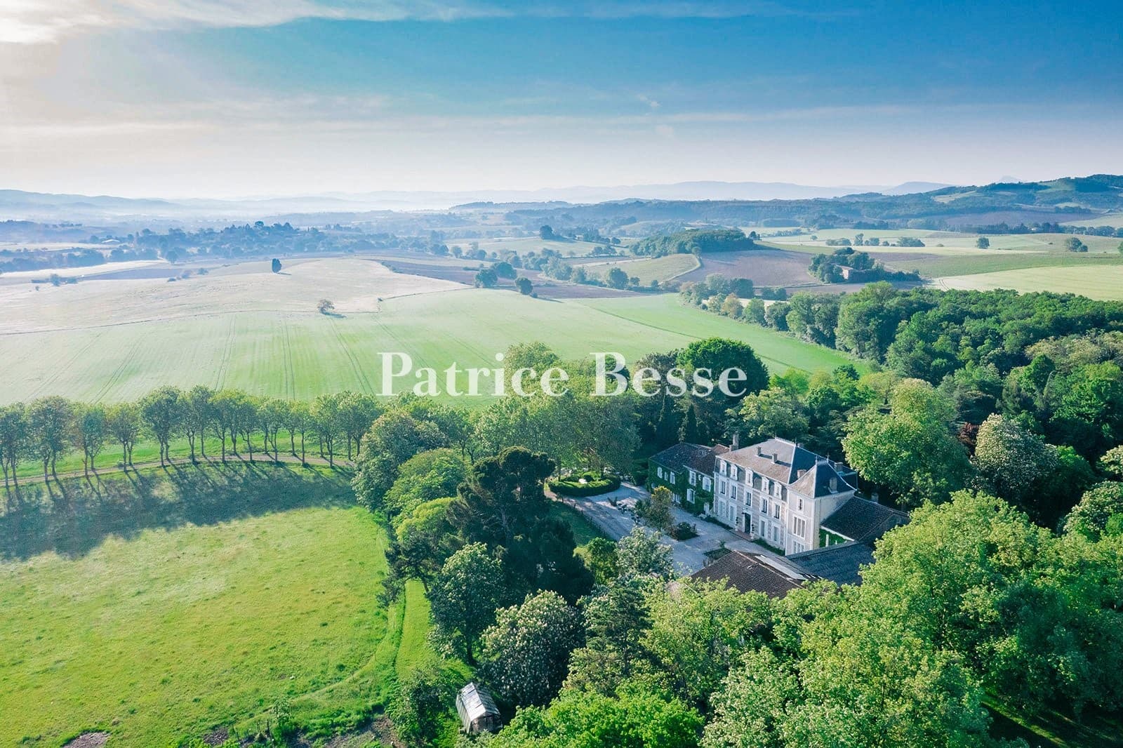 Spacious Castle With 20 Bedrooms And Swimming Pool 2