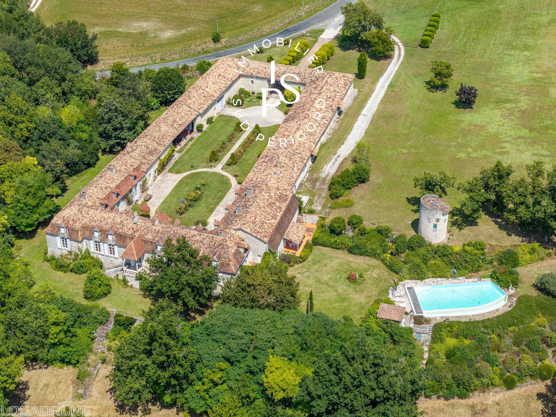 Château with Infinity Pool and Independent Accommodations 4