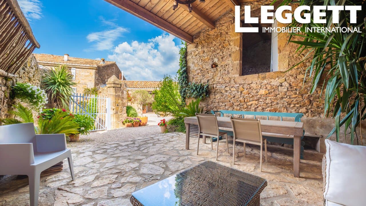 Beautifully Restored 17th Century Château With Adjoining Village House 5