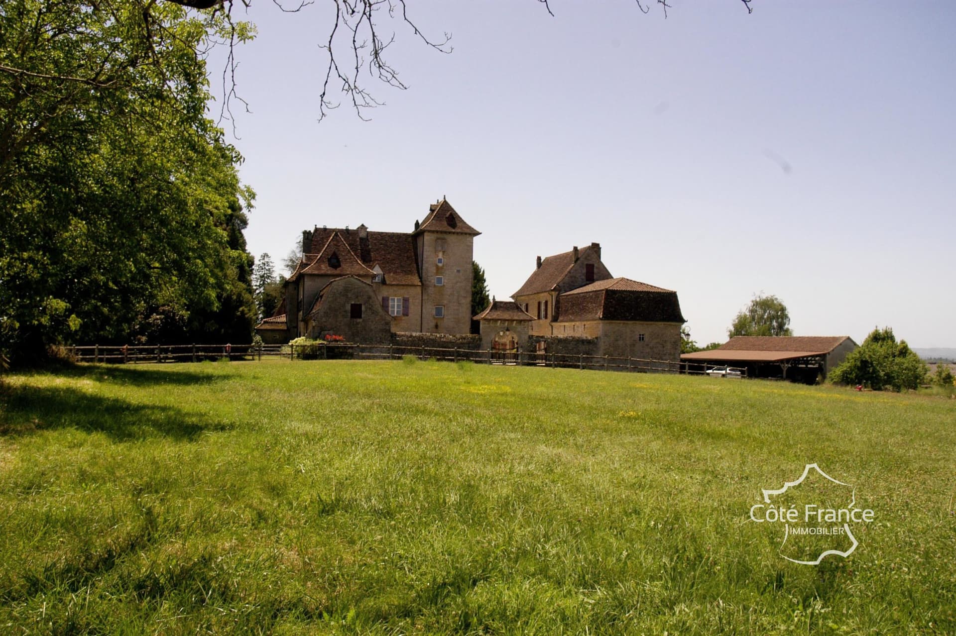 Magnificent 17th Century Château With Guest House And Tower 3