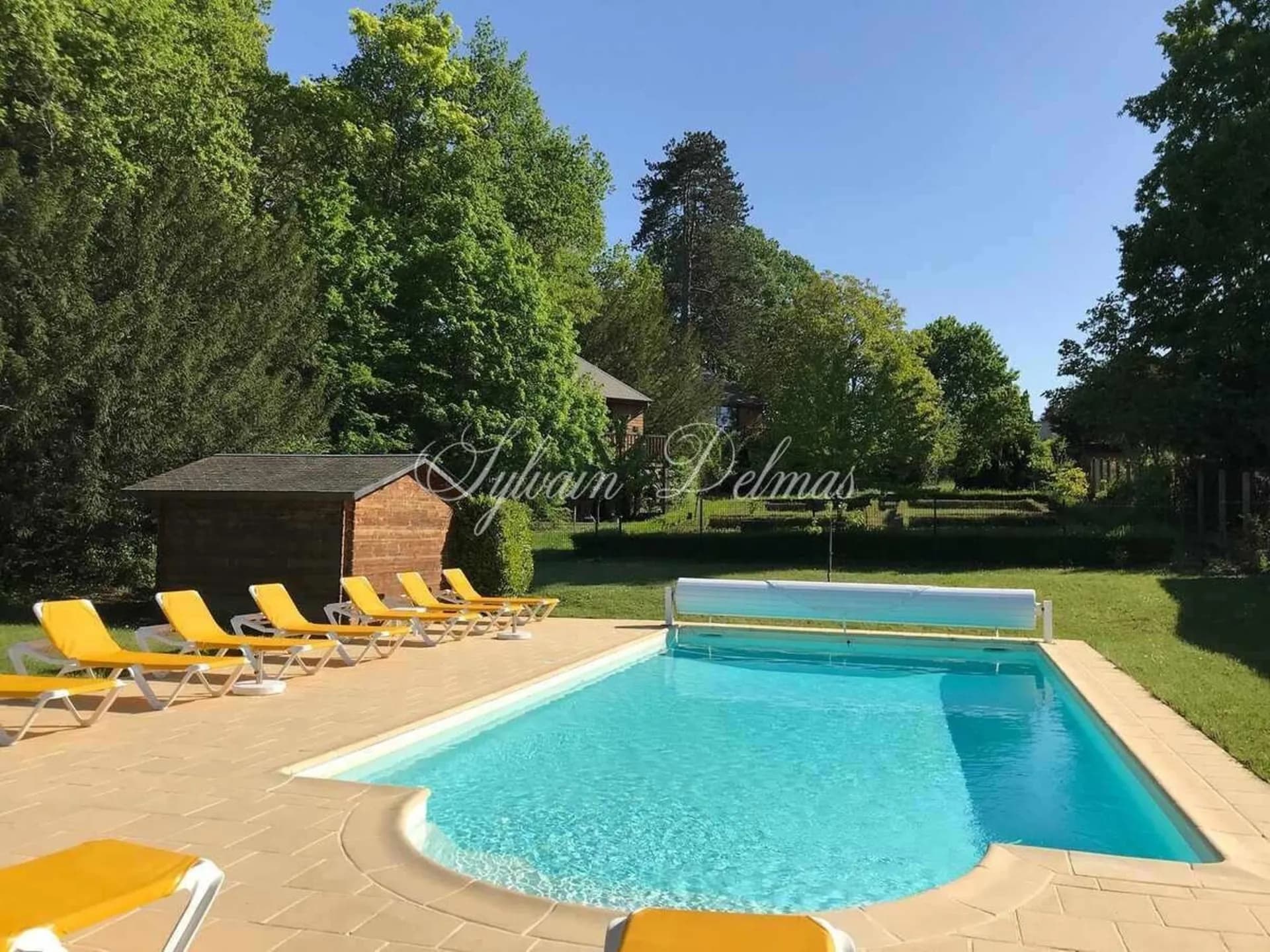 Charming Hotel with 20 Rooms and Pool in Amboise 3