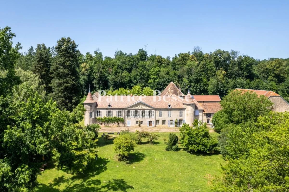 Historic Château With 16th Century Tower And Caretaker's Cottage 3