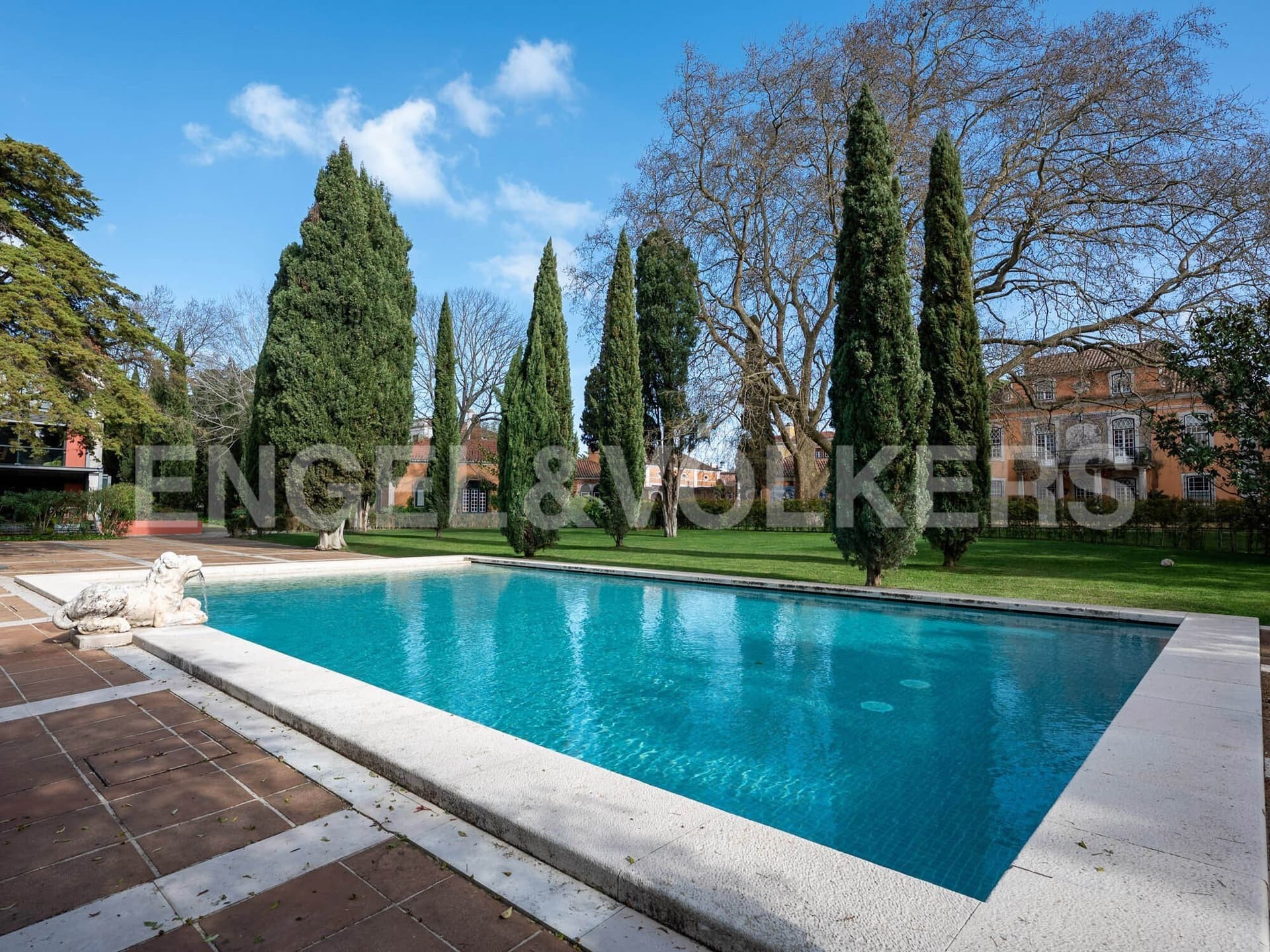 Historic Palace With Cinema, Gym, And Expansive Garden 2