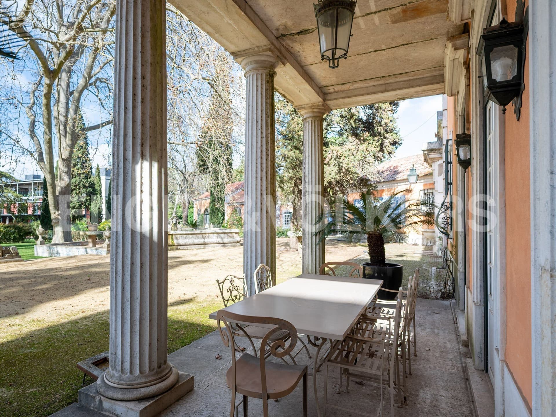 Castles for sale in Lumiar