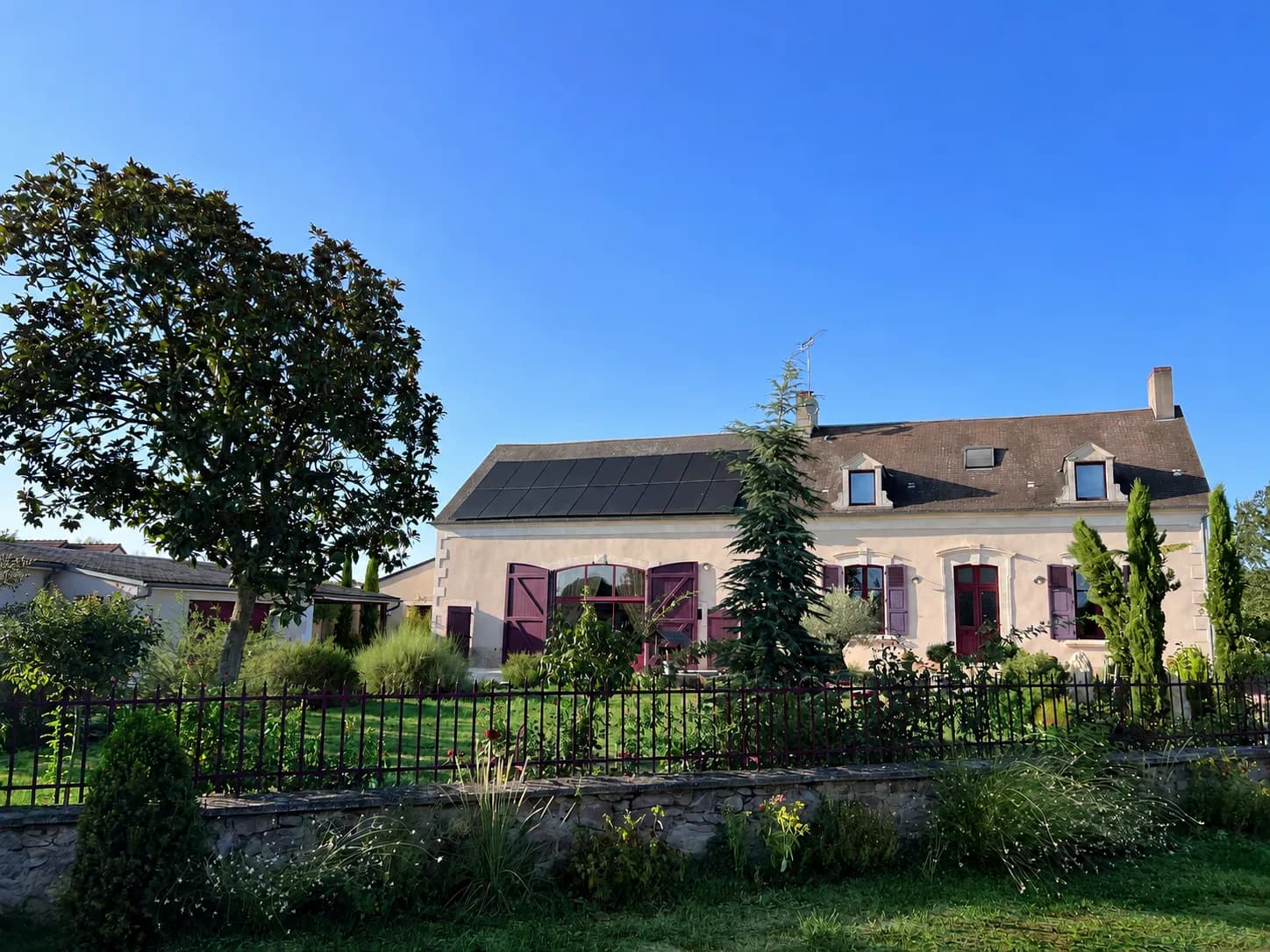 Elegant Early 20th Century Bourgeois House in Landscaped Park 2