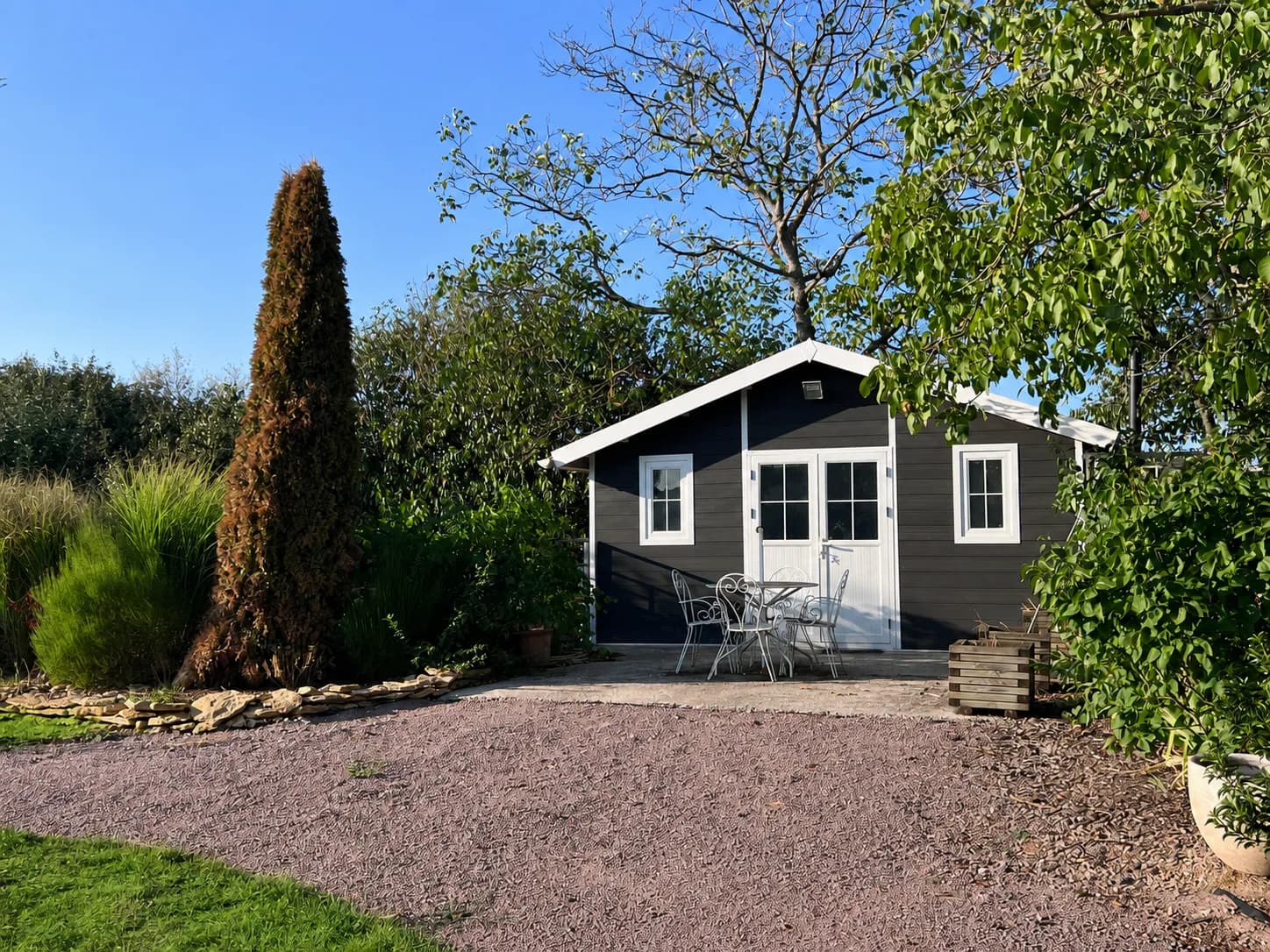 Elegant Early 20th Century Bourgeois House in Landscaped Park 3