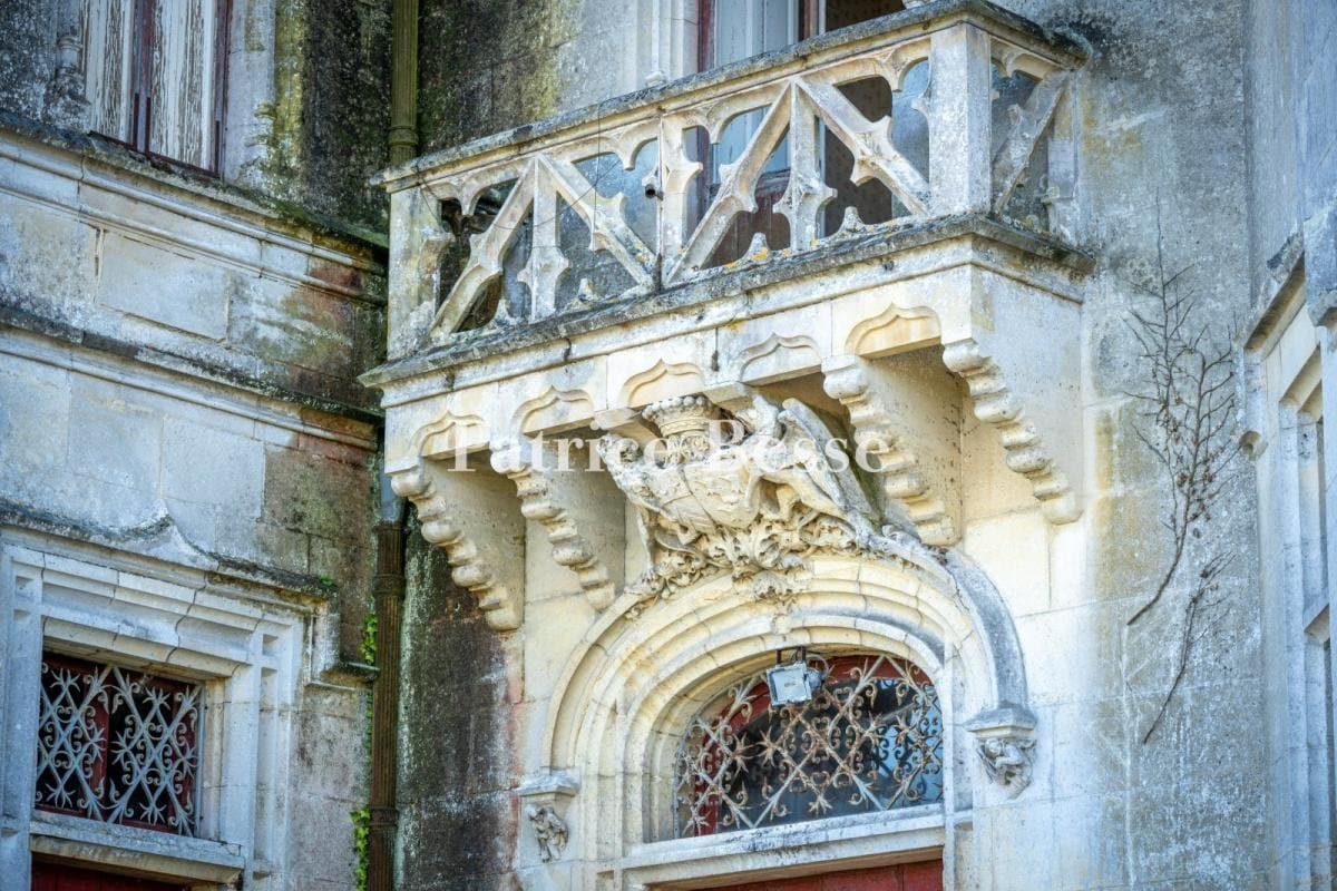 19th Century Château With Chapel And Outbuildings On 51 Hectares 5