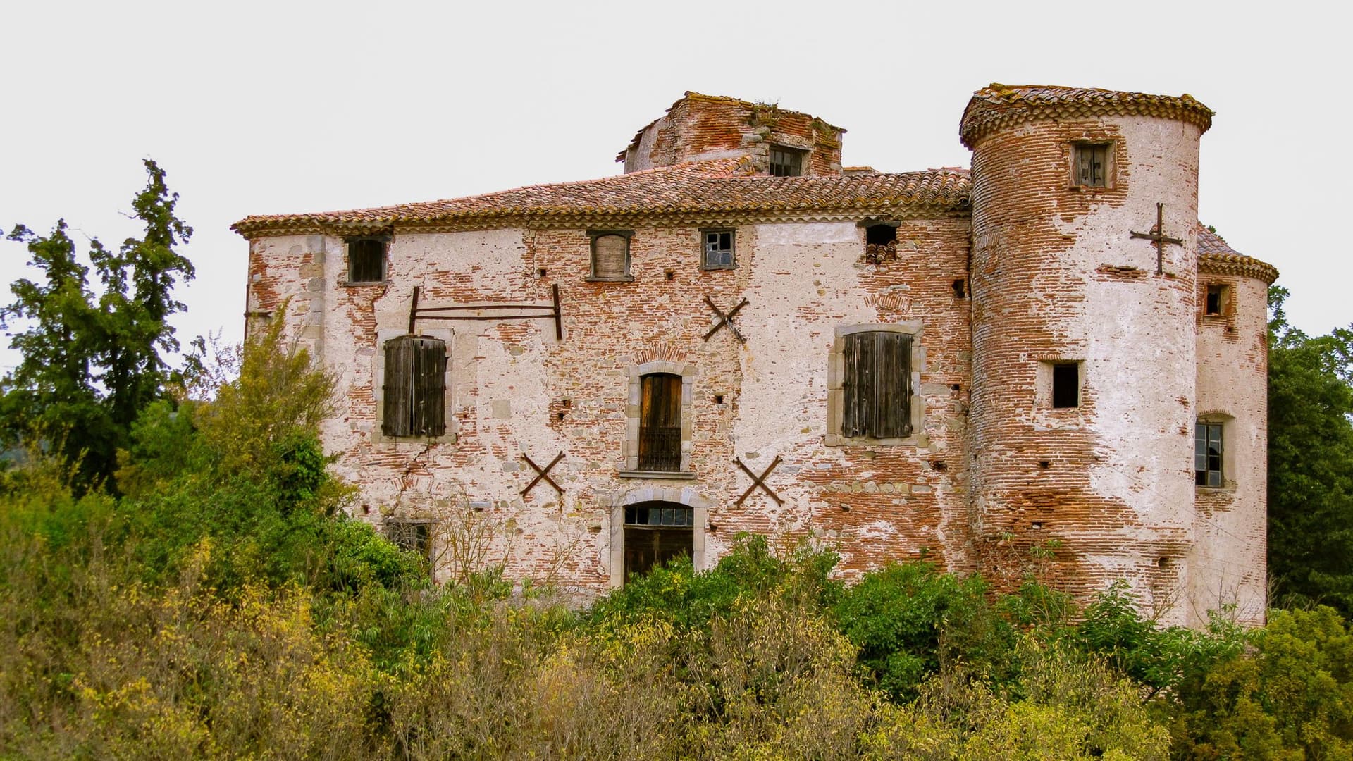 Historic Castle Awaiting Restoration With Breathtaking Views 3