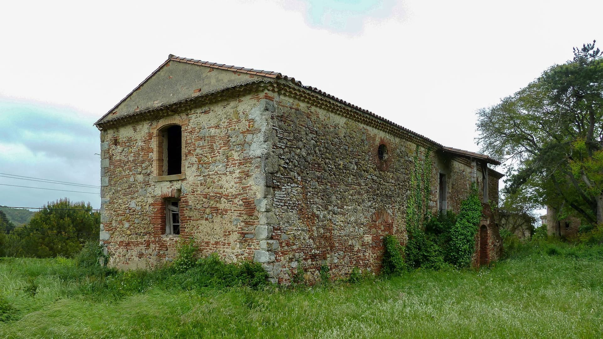 Historic Castle Awaiting Restoration With Breathtaking Views 5