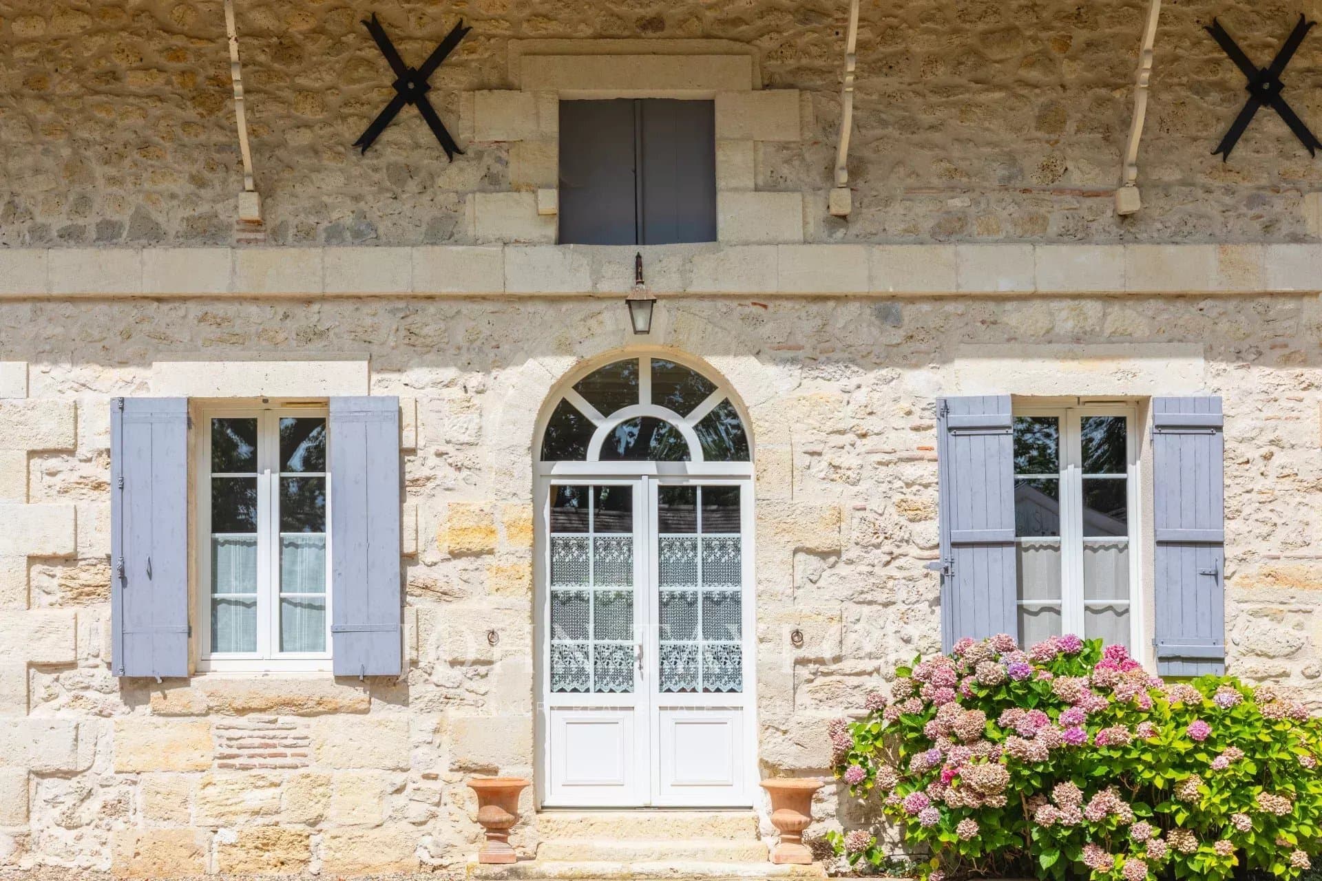 Stunning 18th Century Château With Heated Pool And Caretaker's House — Château for sale in France