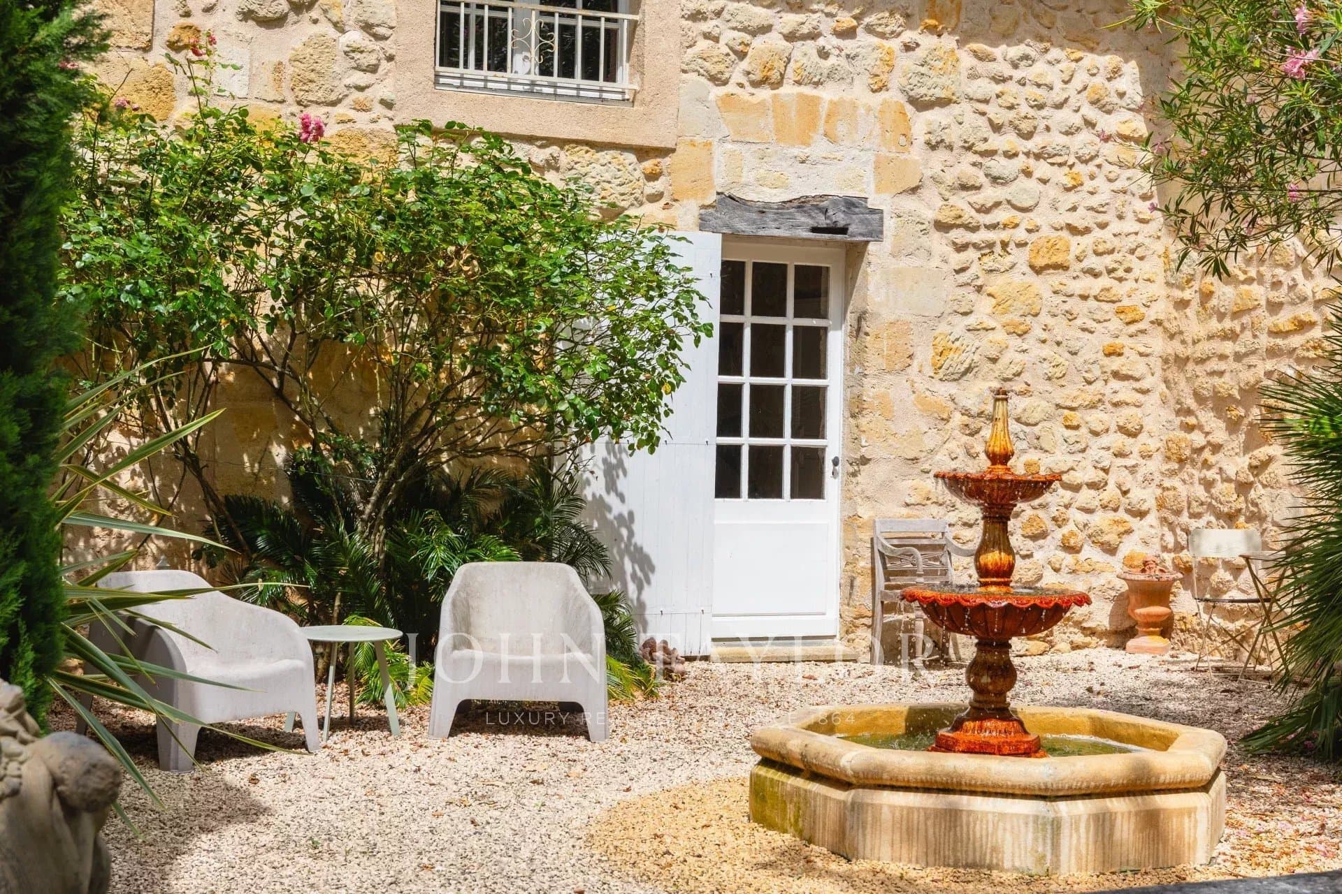 Stunning 18th Century Château With Heated Pool And Caretaker's House 2