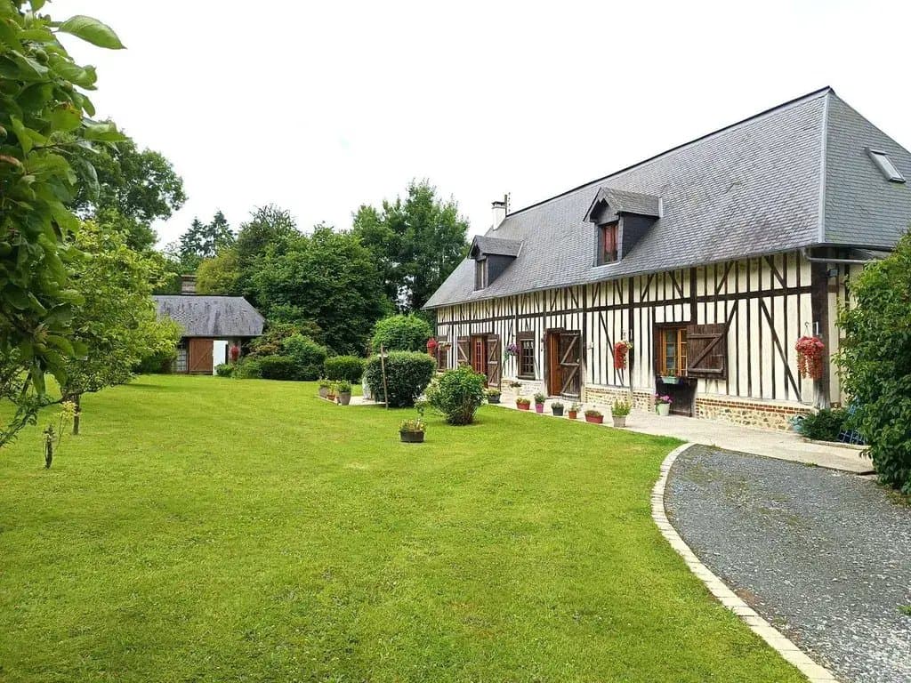 Charming Press House Set On A 3,550 M² Plot In Peaceful Normandy 2