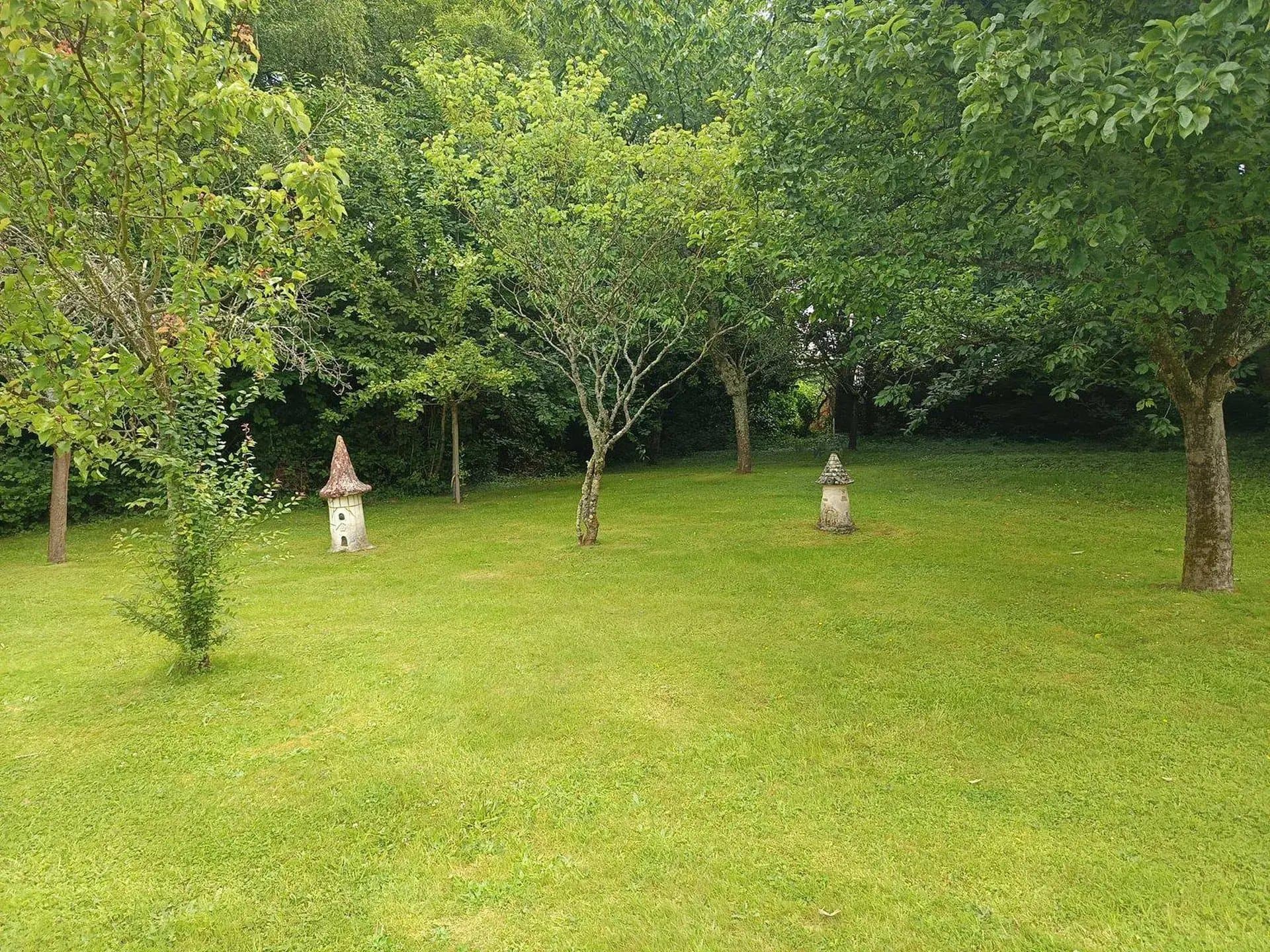Charming Press House Set On A 3,550 M² Plot In Peaceful Normandy 4