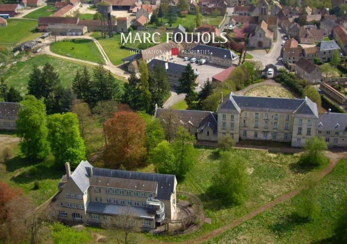 Castle Retreat With 20 Bedrooms And 8 Hectares Of Parkland 2