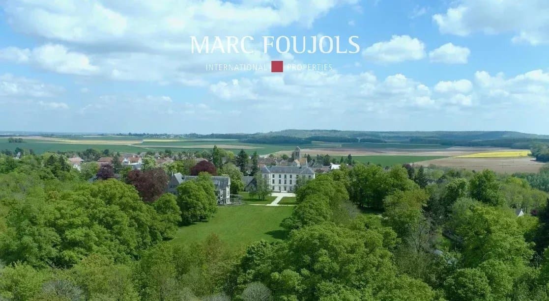 Castle Retreat With 20 Bedrooms And 8 Hectares Of Parkland 3