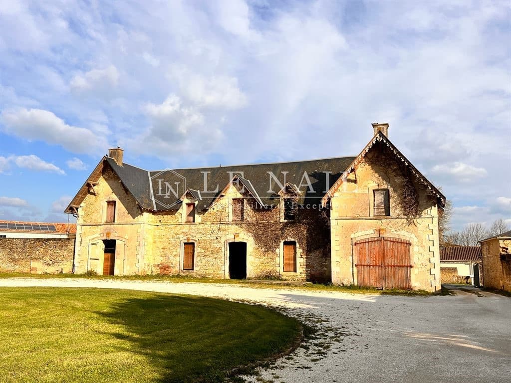 Château with Professional Kitchen and Guest Accommodations 3