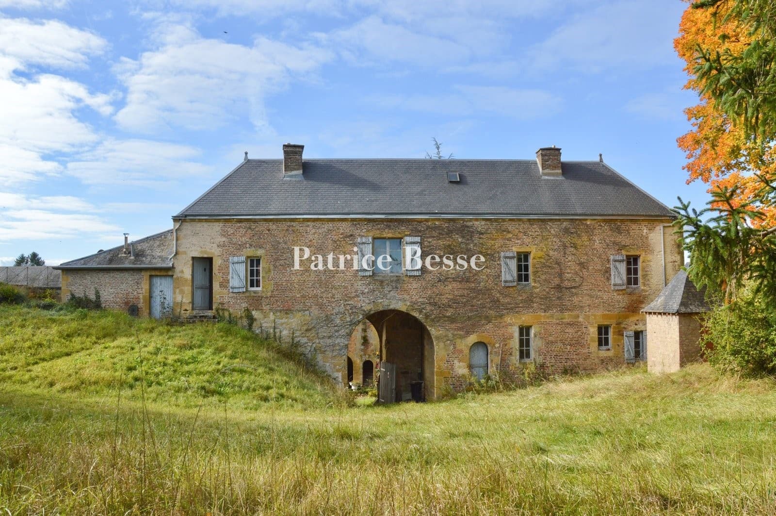 Historic Castle with 7 Hectares of Parklands in Argonne-Ardennaise 4