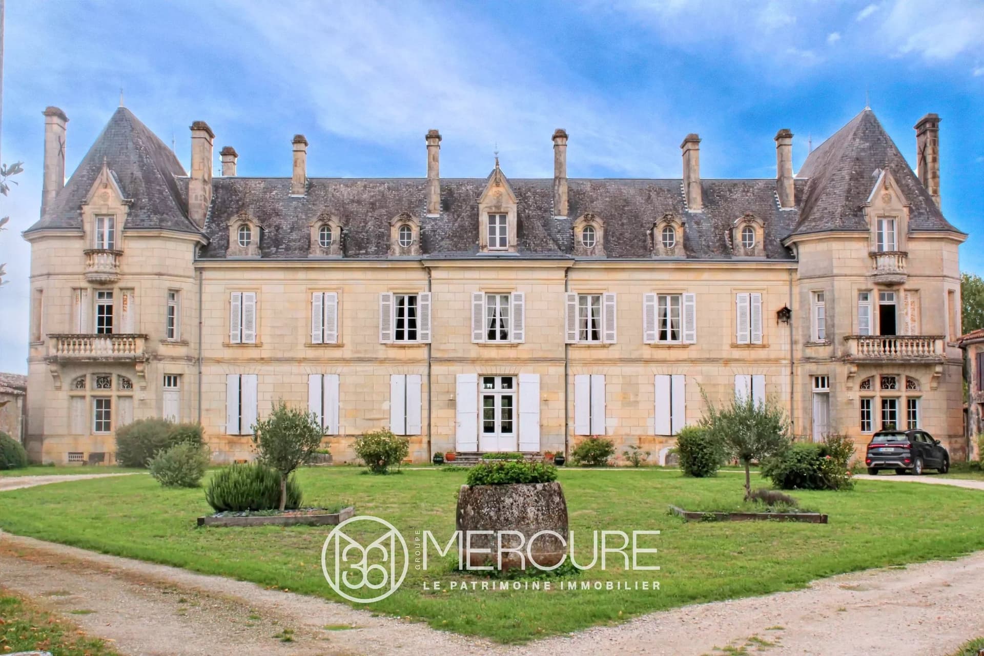 Elegant 19th Century Château With Vineyard And Extensive Outbuildings 2