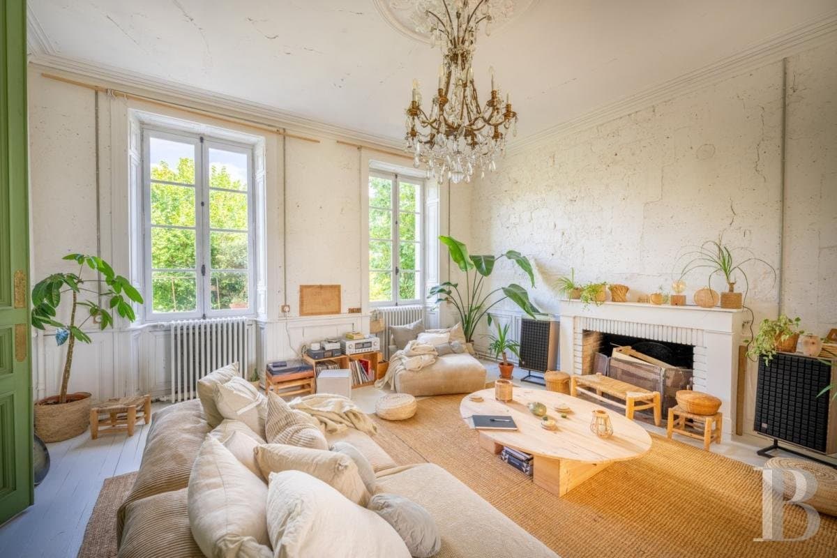19th Century Castle With Historic Towers And Outbuildings In 8 Hectares 5