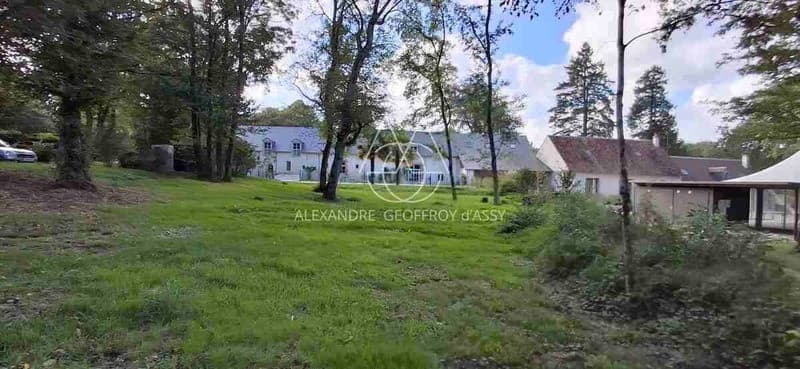 Elegant 14th Century Château With Gîtes And Heated Swimming Pool 5