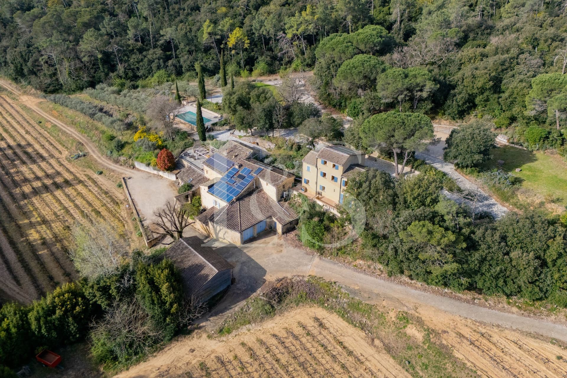 Charming Farmhouse With Gîtes And Vineyard In Tranquil Gard 5