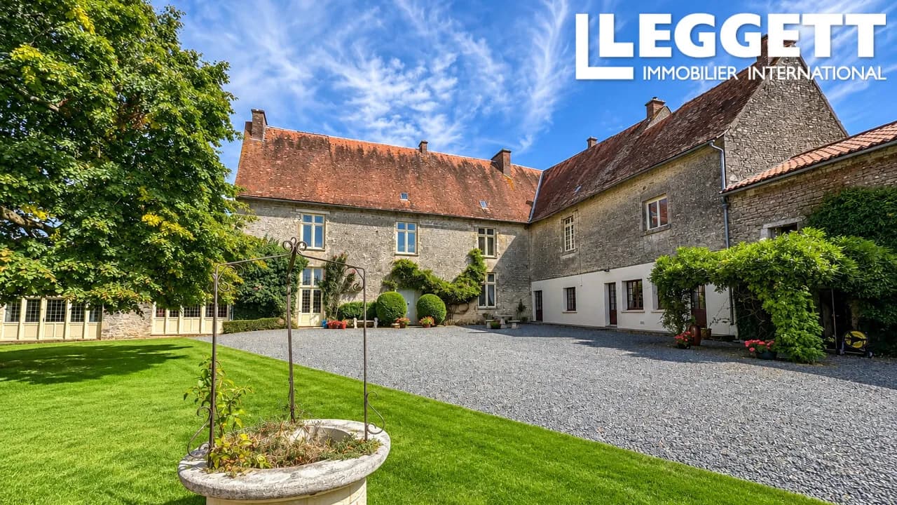 Château With 351 Sqm, 5 Bedrooms And Exceptional Equestrian Facilities