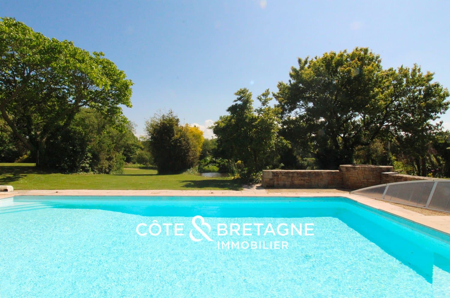 Charming Estate With Cottages, Reception Hall, And Heated Pool 2