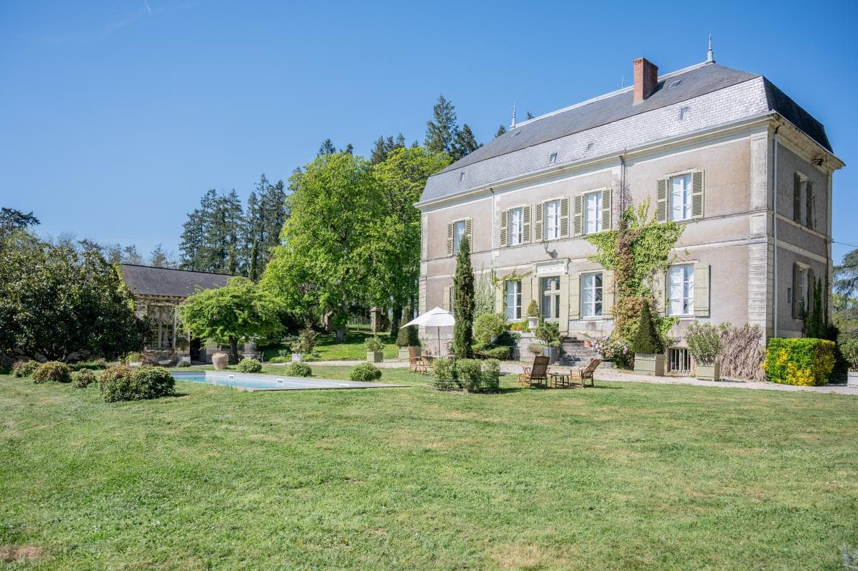 Charming 19th Century Castle With Extensive Grounds And Multiple Outbuildings