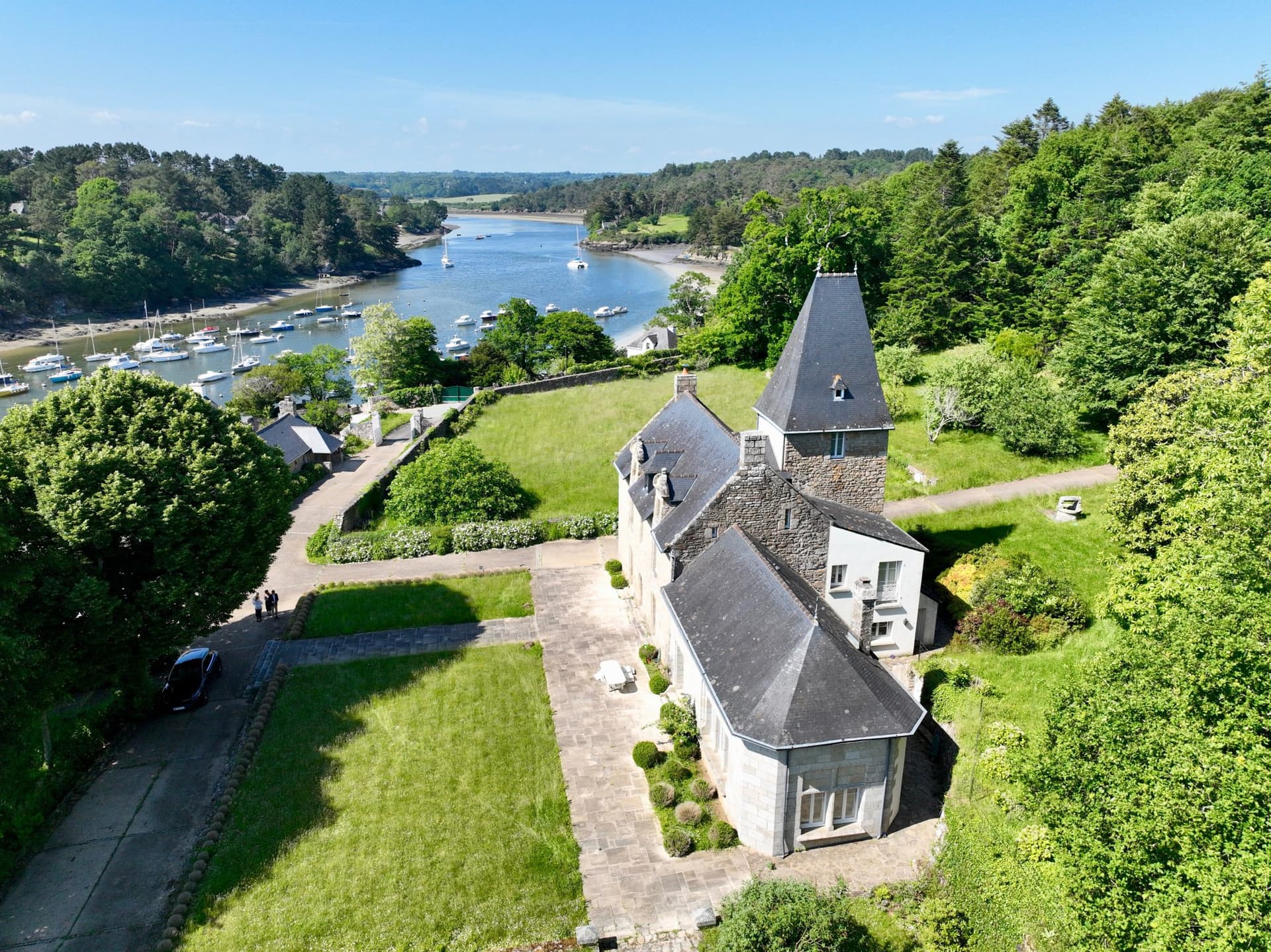 Luxurious 17th Century Manor With Guest Houses And Stunning Port Views 3