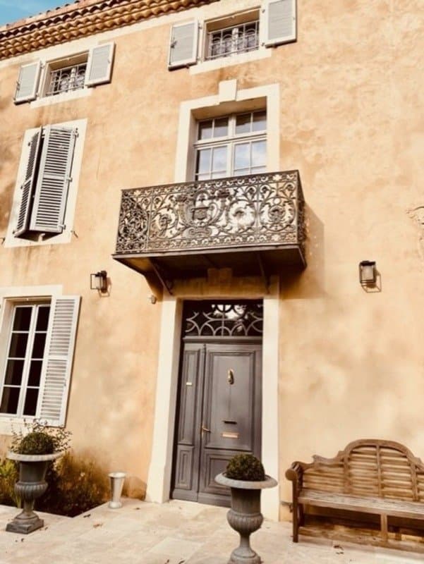 Elegant 19th Century Castle With Moat And Heated Saltwater Pool 3