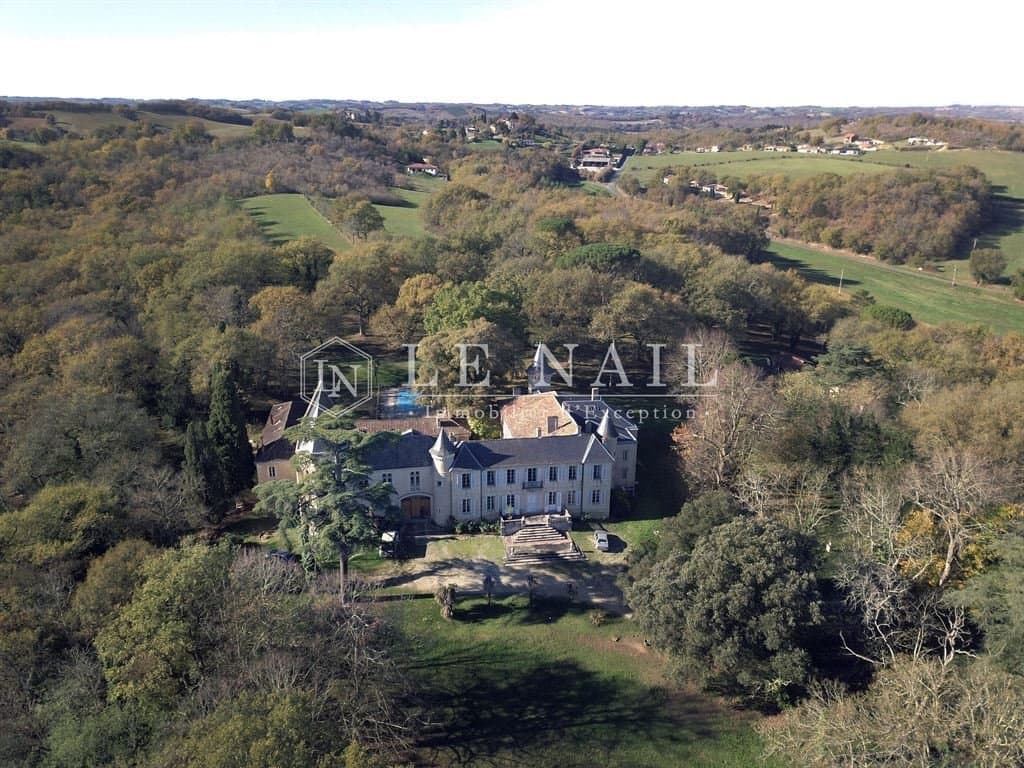 Château with Independent Chapel and Caretaker's Lodge on 69 Acres of Woodland 5