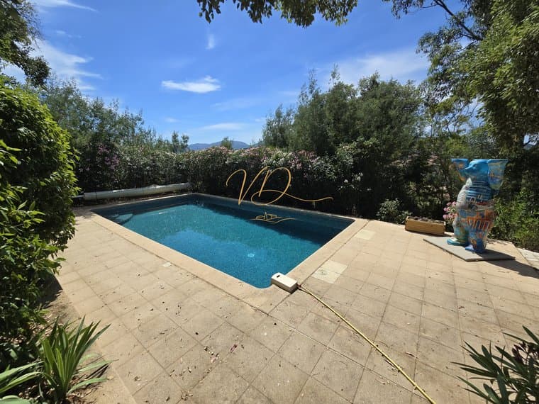 Exceptional Villa With Heated Pool And Pétanque Court