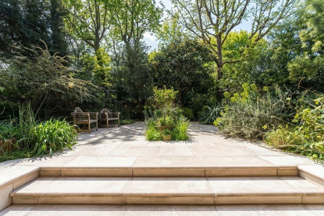 Charming Apartment With Garden In Neuilly Château — in Île-de-France, France