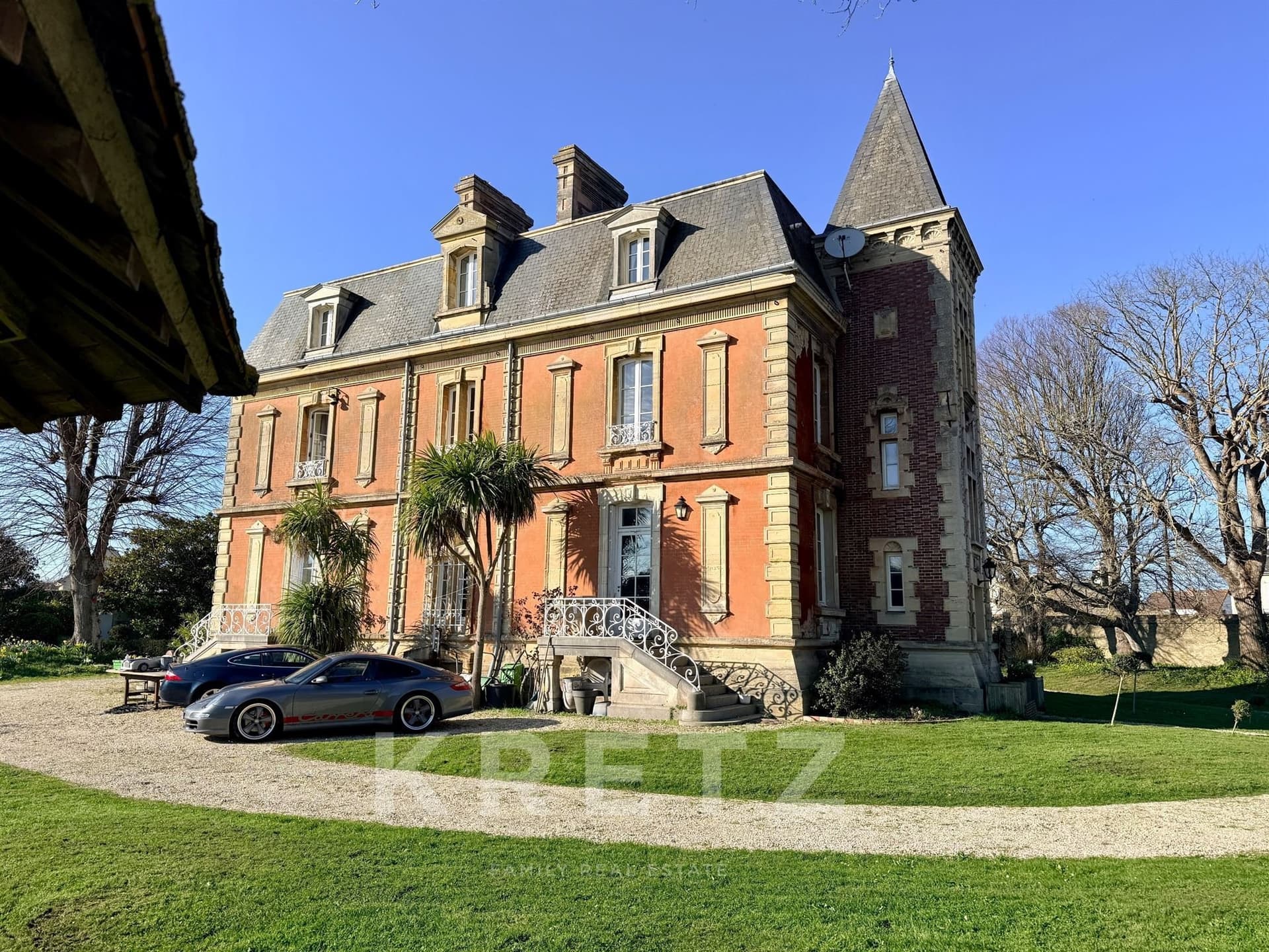Elegant 19th Century Manor With Heated Pool Near The Beach 3