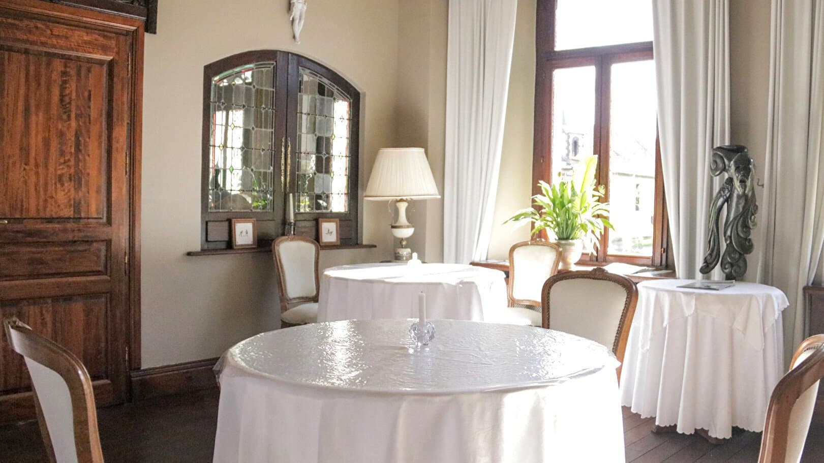 Charming 19th Century Manor With 7 Bedrooms In A 9 Hectare Park 4