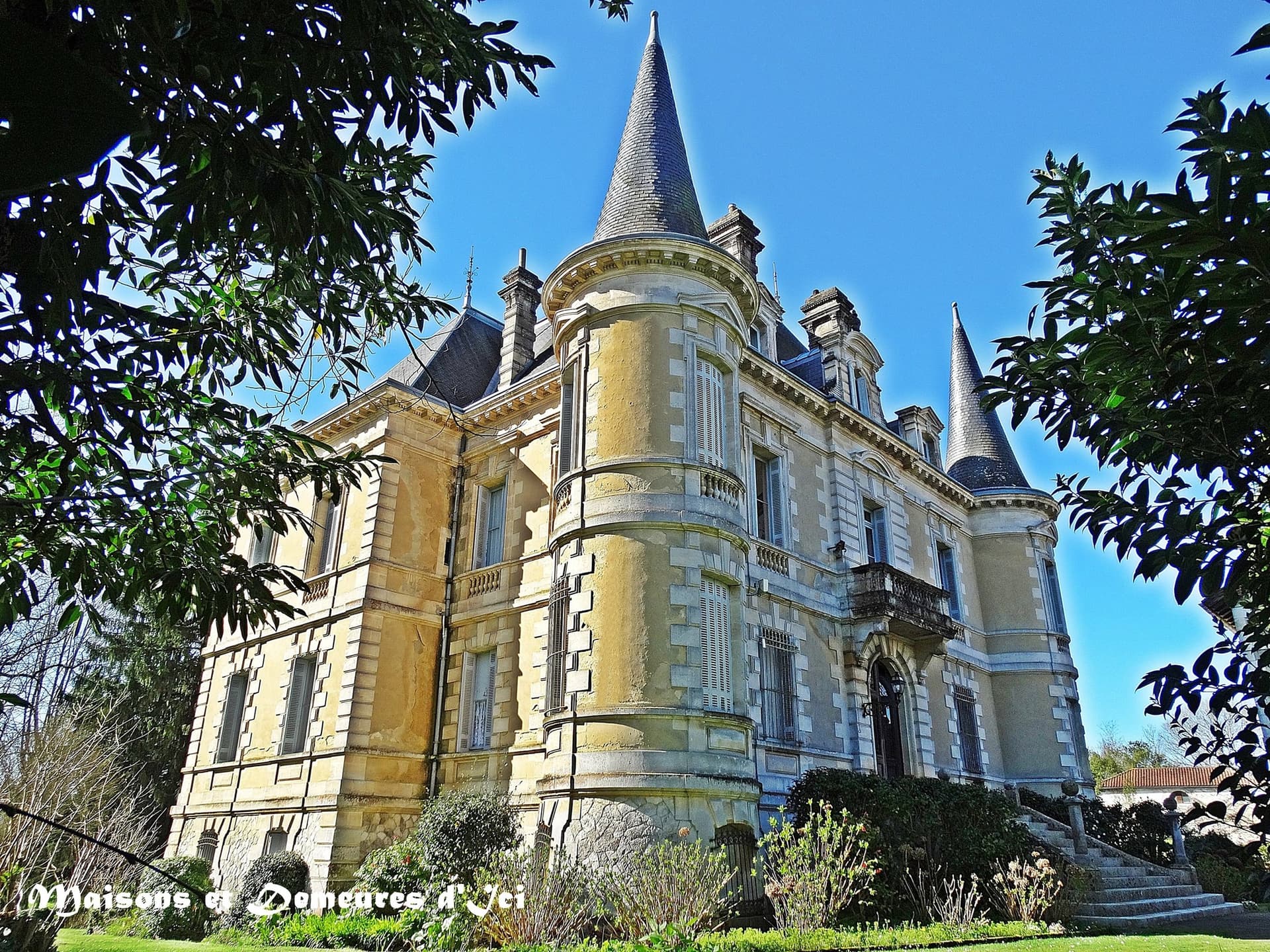 Exceptional Second Empire Château With Swimming Pool And Spacious Grounds 2