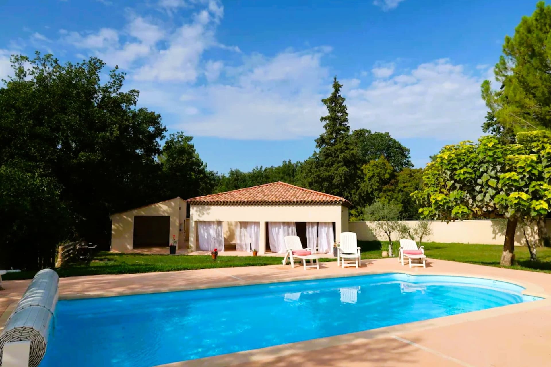 Active Provençal Villa With Suites, Event Space, And Pool