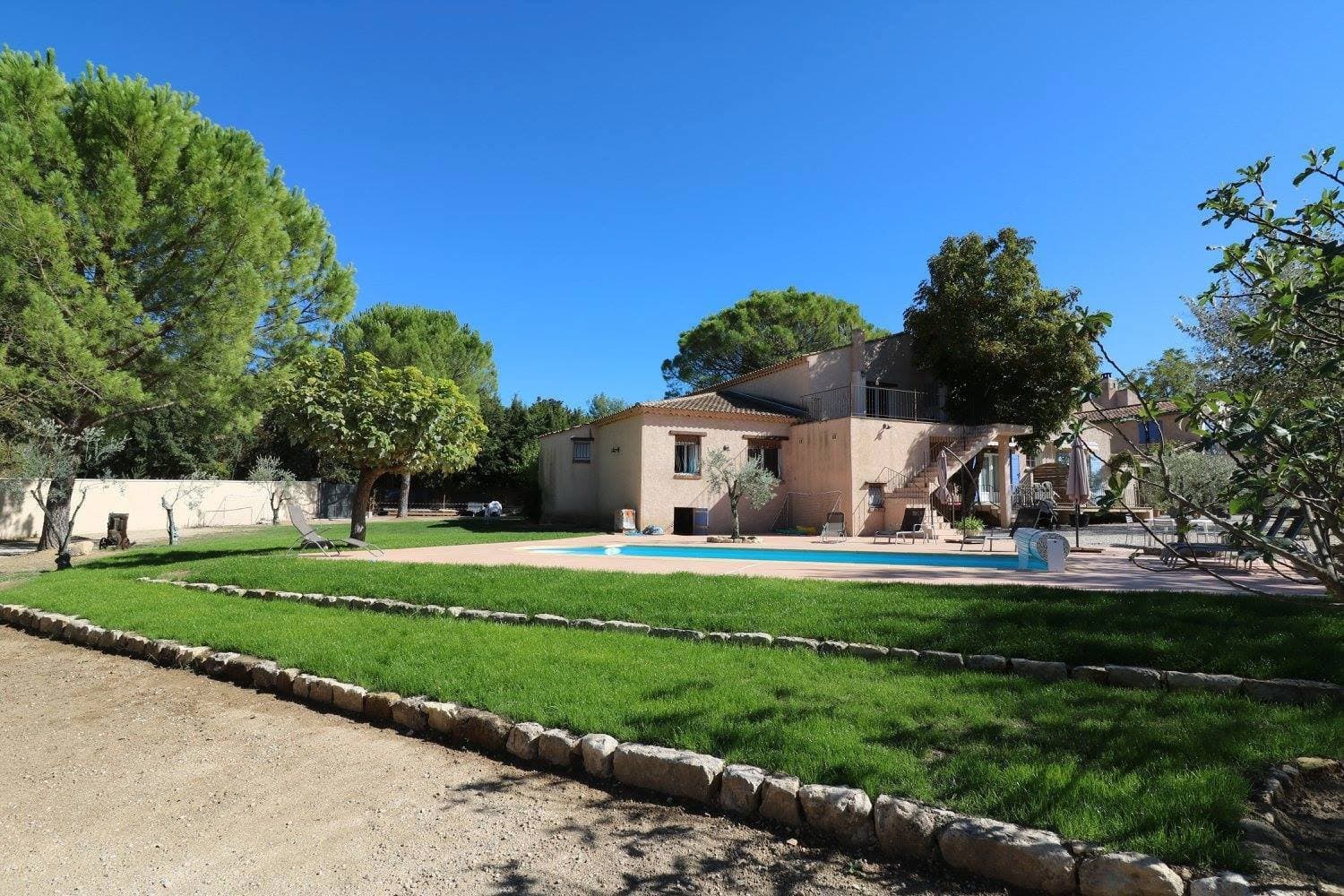 Active Provençal Villa With Suites, Event Space, And Pool 2