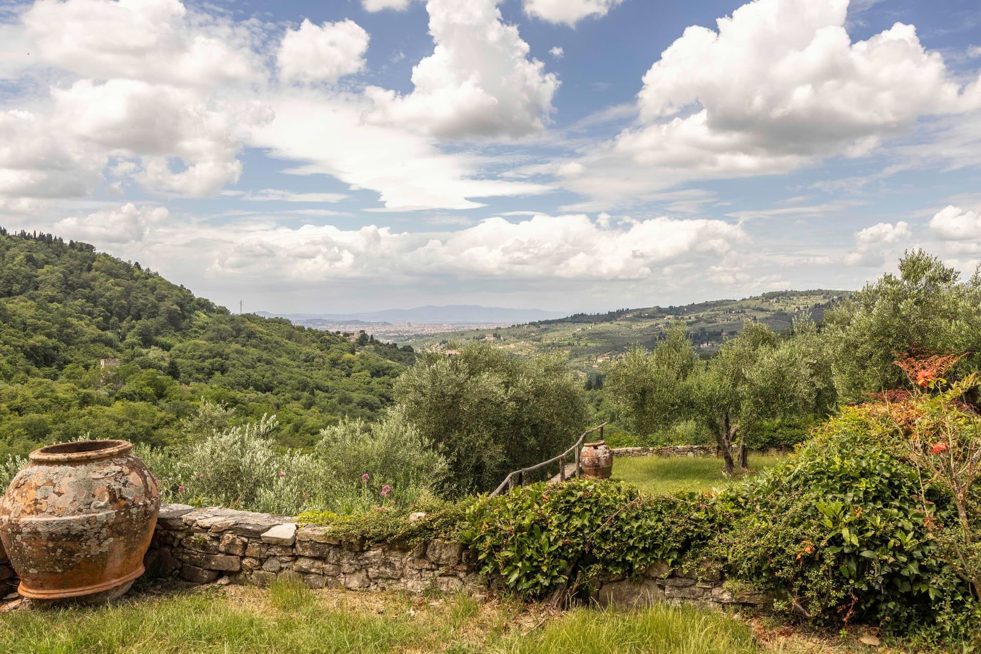 Villa Legacy 1000.0 Sqm 6 Bedrooms — in Tuscany, Italy