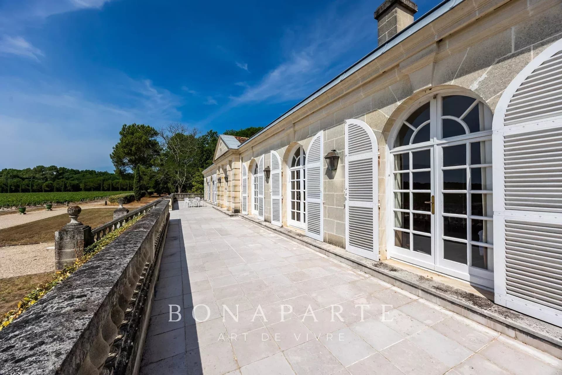 Exceptional Chartreuse Estate in Médoc's Wine Region 4